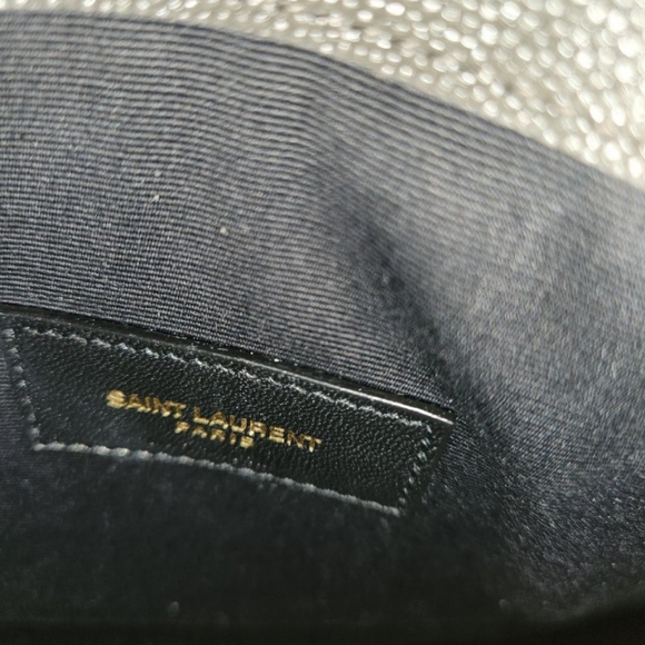 Ysl Small Pouch in Grain De Poudre Leather Green. - Picture 5 of 14